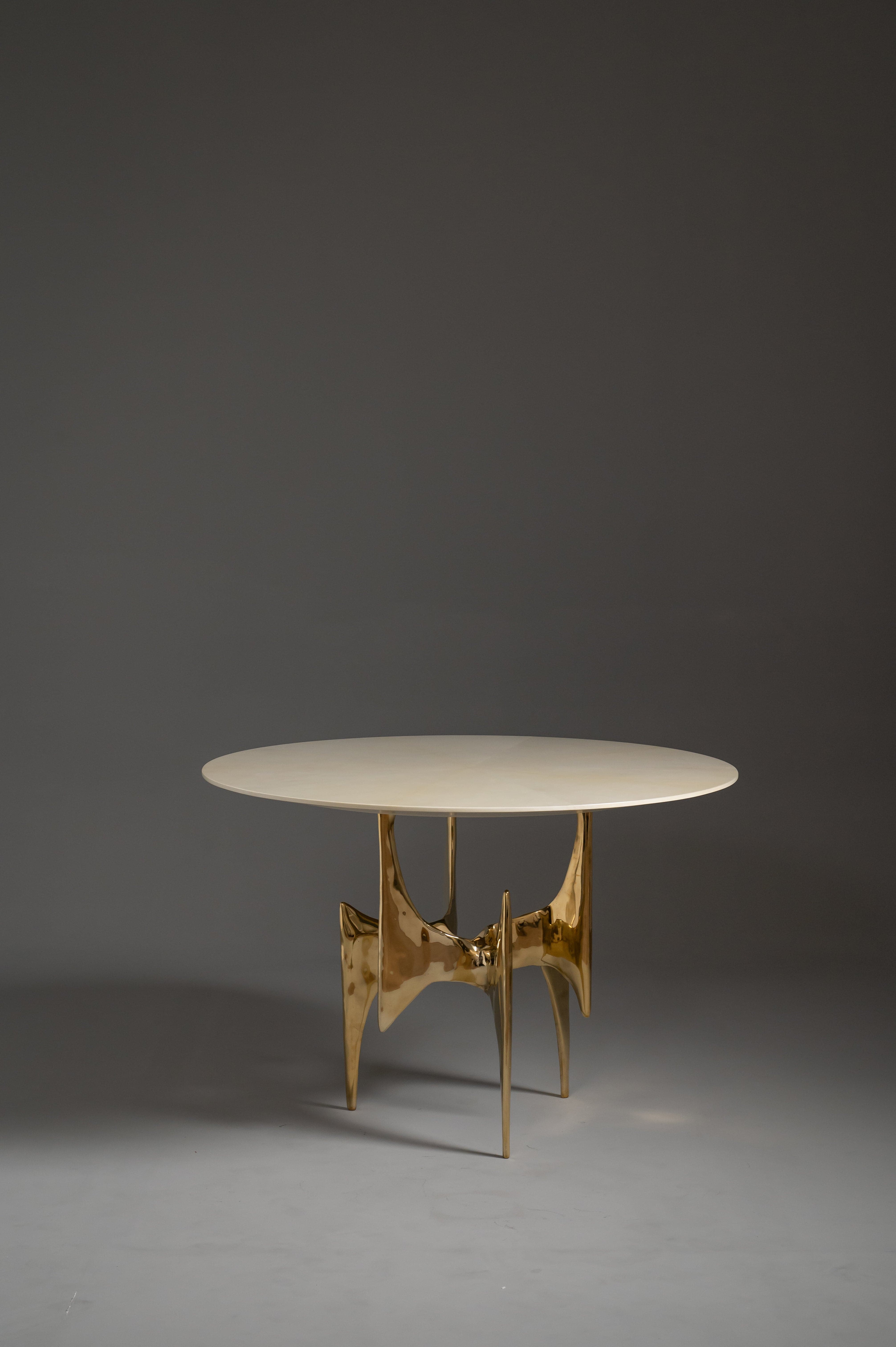 Ella Table